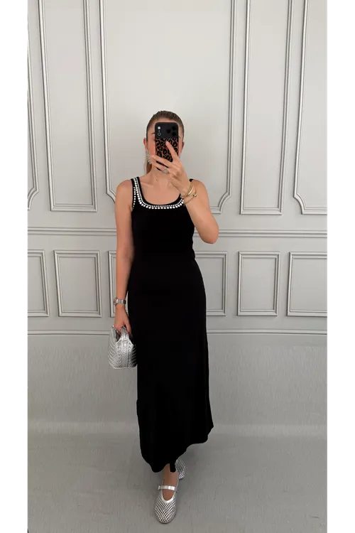 Zımba Detay Siyah Midi Elbise