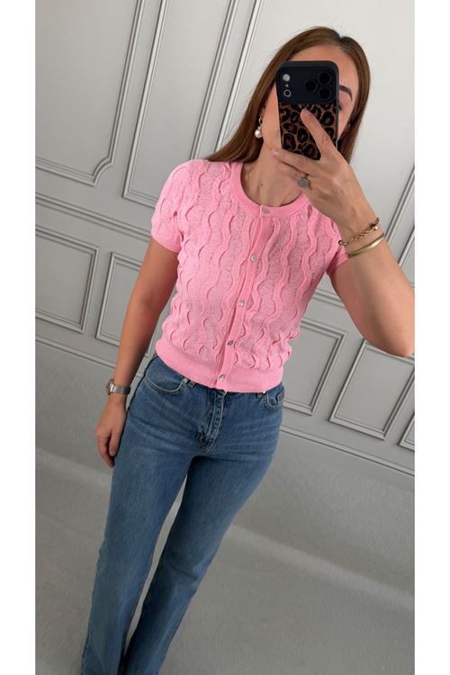 Dokulu Düğmeli Pembe Triko Hırka